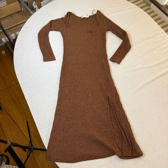 ASTR the Label Rust Brown Ribbed Knit Square Neck Side Slit Midi Dress Medium - Picture 2 of 5